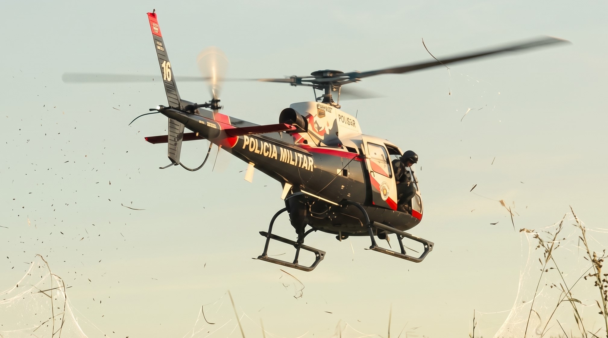COMANDO DA AVIAÇÃO DA POLÍCIA MILITAR AUXILIA E DETÉM CRIMINOSOS NA PRÁTICA DE ROUBO DE MOTOCICLETAS